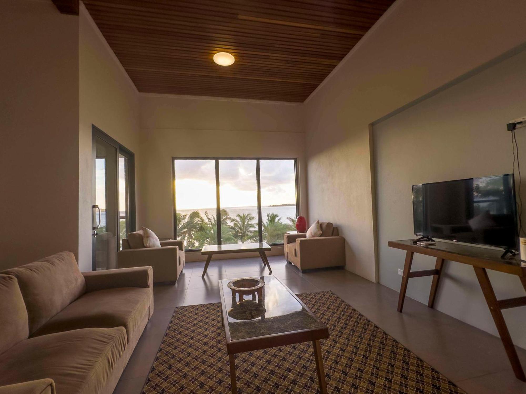 Ramada Suites By Wyndham Seafront Coral Coast Korotogo Bagian luar foto